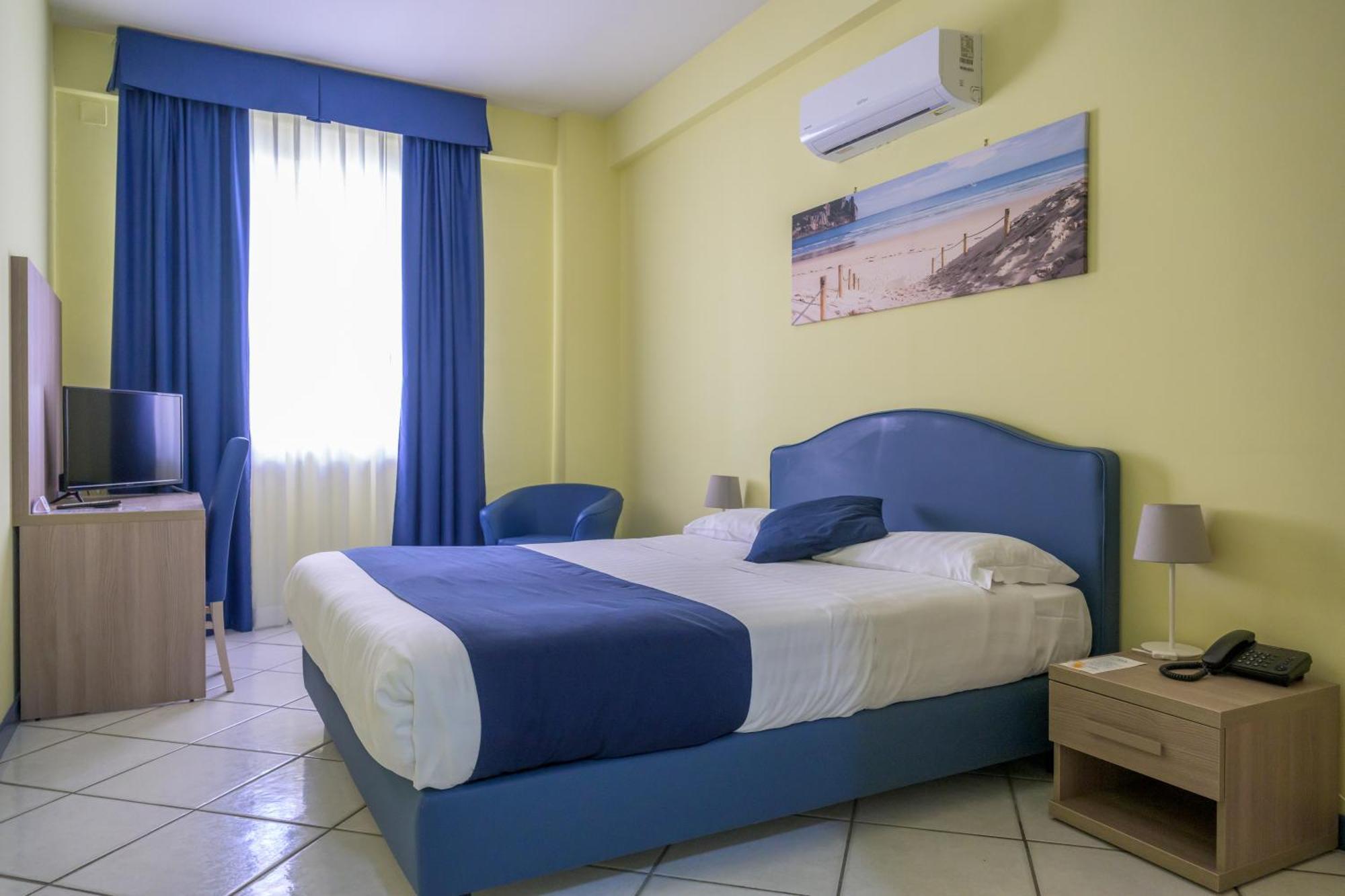 Standard Double Room,1566927722:JPEG